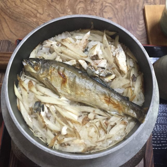 奥多摩　古民家食事処 ちわき　鮎のかまどご飯