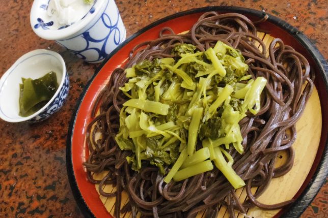 奥多摩 ぎん鈴 黒い蕎麦