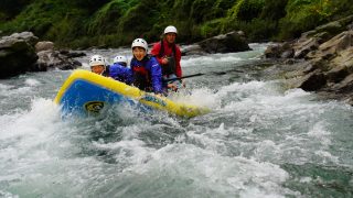 新しい人気アクティビティ、モンスターSUP!!@グランデックス長瀞ベース